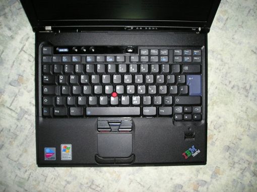800px-keyboard_ibm_t42